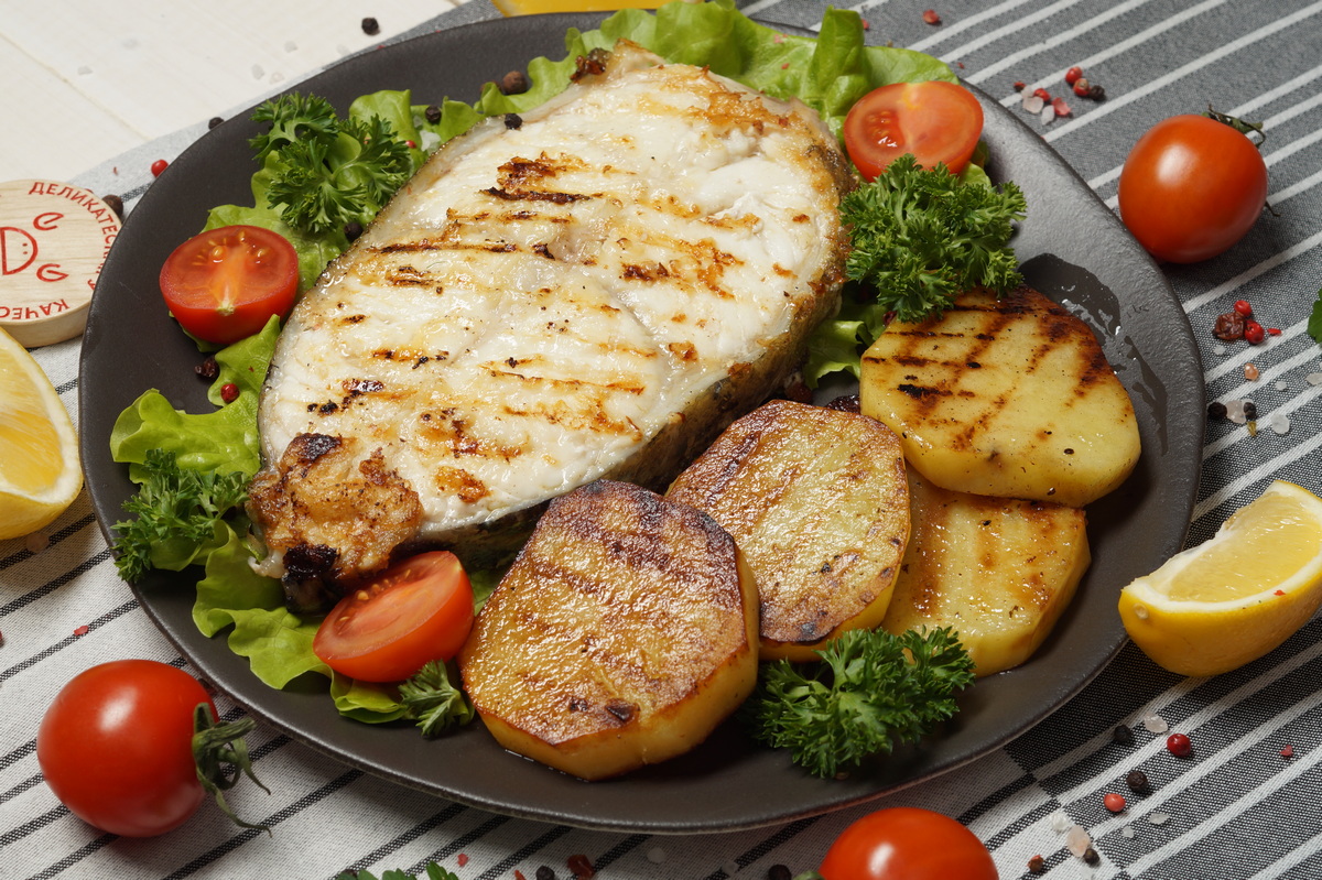 Хрустящая снаружи, нежная внутри: как правильно жарить рыбу