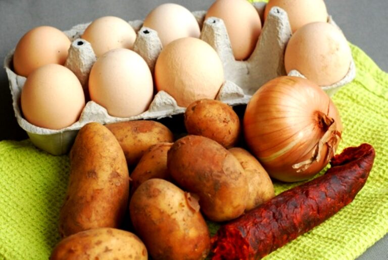 Супермаркеты обновили цены на яйца, лук, картошку и капусту: сколько стоят продукты после Пасхи - today.ua