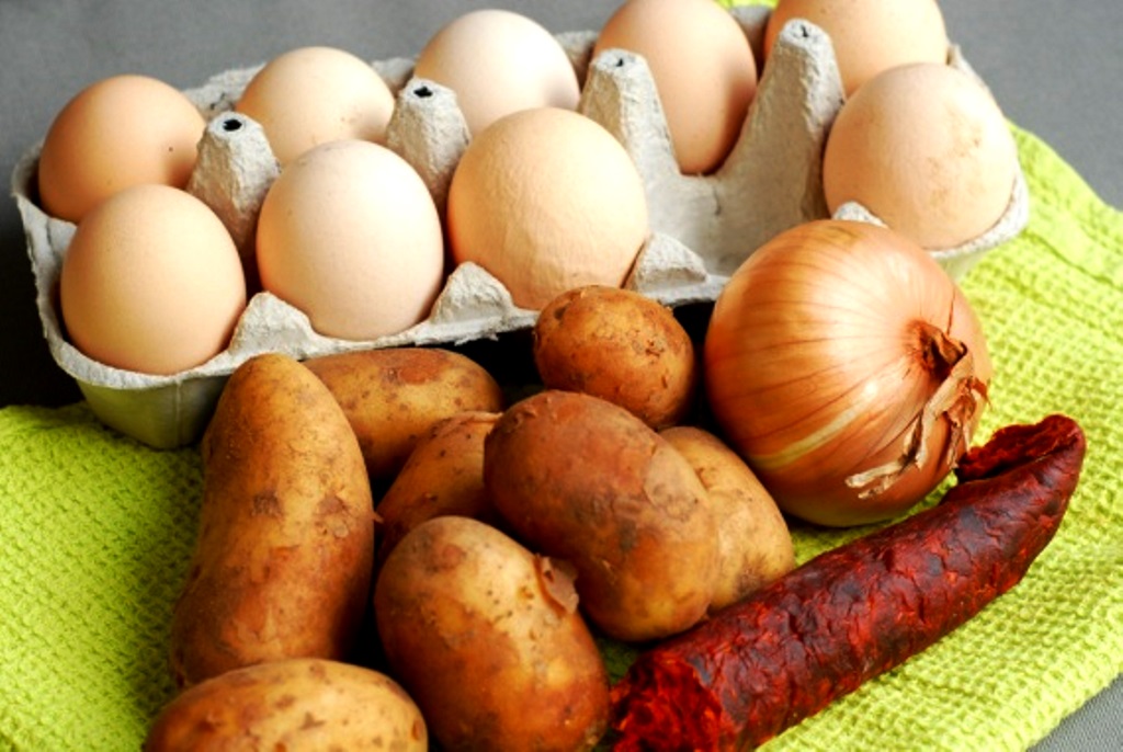 В Украине в начале февраля неожиданно подешевели яйца, лук и два вида мяса