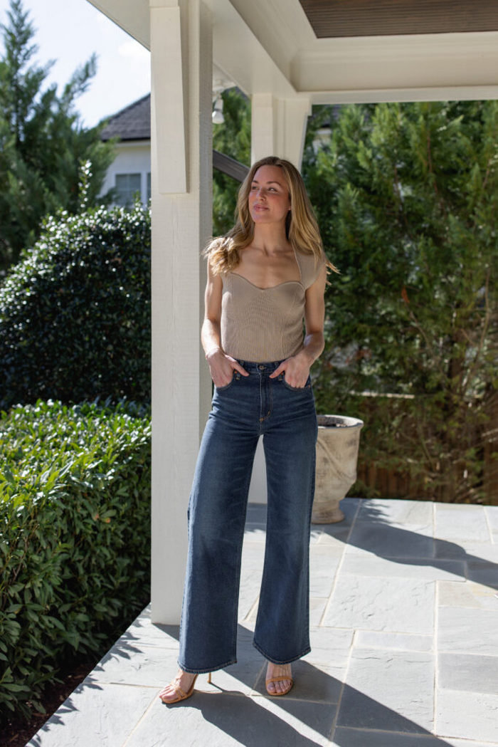 Модний провал: Олена Зеленська показала, з яким взуттям краще не носити трендові широкі джинси