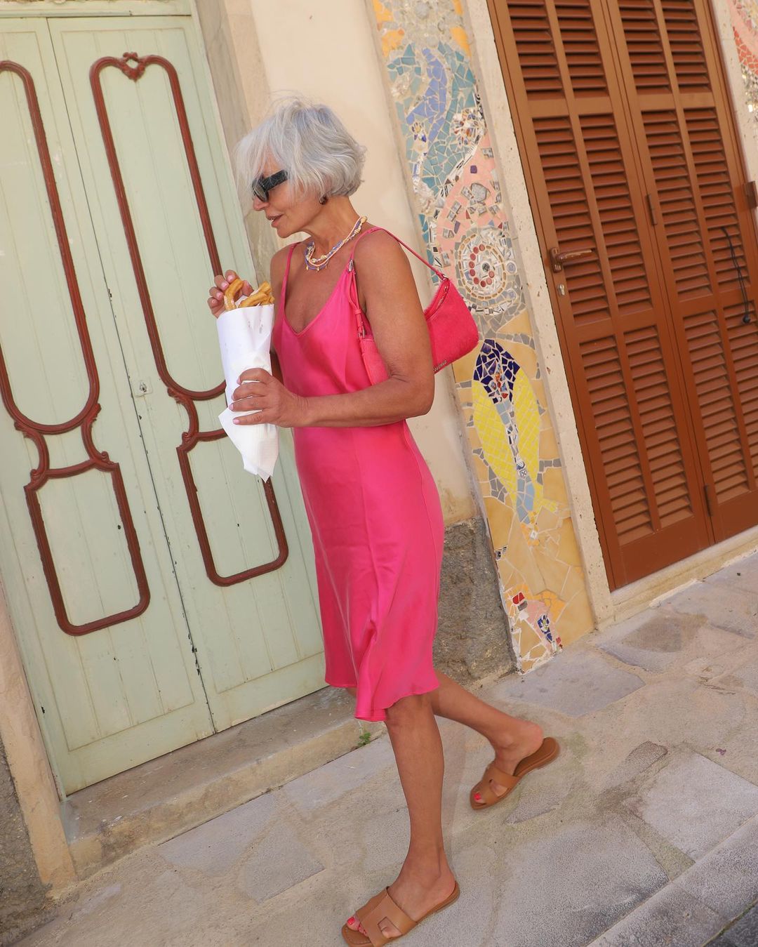 Одяг, який заборонено носити жінкам за 50: стиліст прокоментувала модні закони Одяг, який заборонено носити жінкам за 50: стиліст прокоментувала модні закони - today.ua