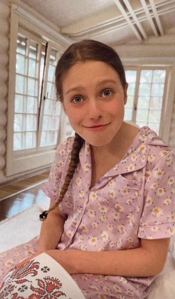 “Вышивает рушник“: Оля Полякова похвасталась неожиданным хобби 11-летней дочери