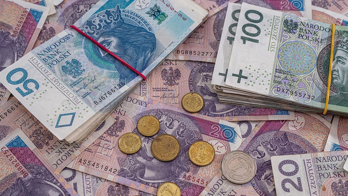 В Польше выросла минимальная зарплата: сколько будут зарабатывать украинцы в соседней стране