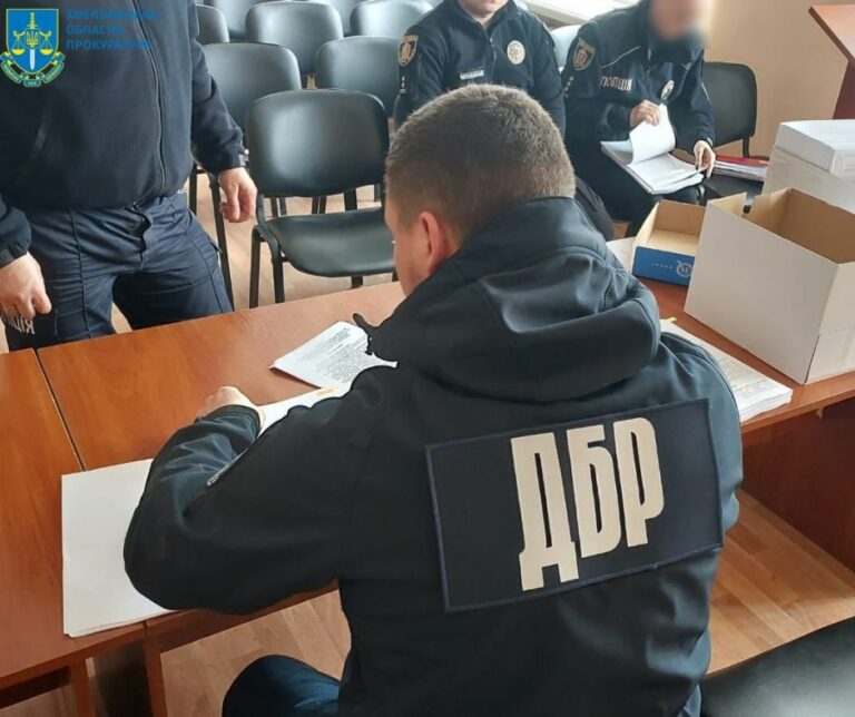 На Хмельниччині шість поліцейських побили винуватця ДТП - today.ua