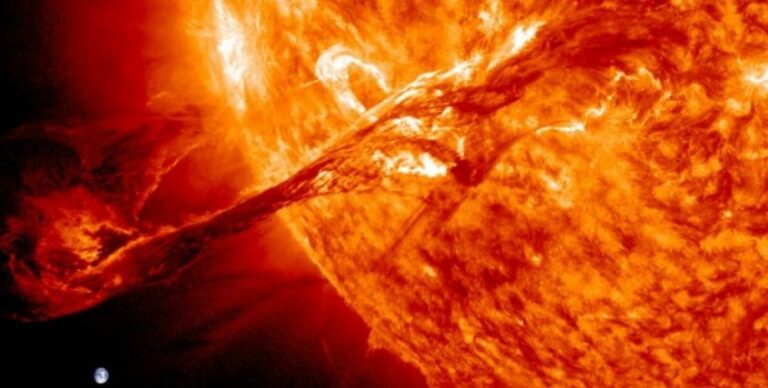 Жах, захоплення і велич: астрофограф зробив унікальні знімки виверження на Сонці - today.ua