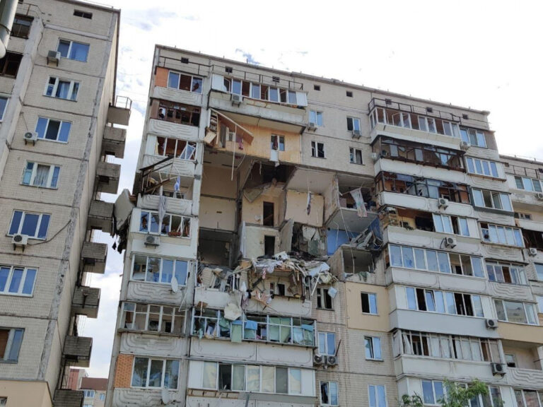 Украинцам начнут выплачивать компенсации за поврежденное жилье: когда и для кого заработает программа “єВідновлення“ - today.ua