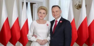 Со школы вместе: редкое архивное фото молодого президента Польши с женой - today.ua