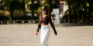 Як носити білі та бежеві джинси навесні 2023: стильний вихід Джіджі Хадід - today.ua