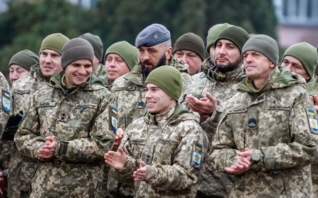 В Украине хотят повысить зарплаты некоторым категориям военнослужащих: кому ждать надбавок