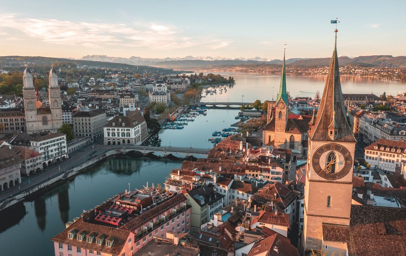 Швейцарія роздає українцям гроші на повернення додому: як отримати виплати