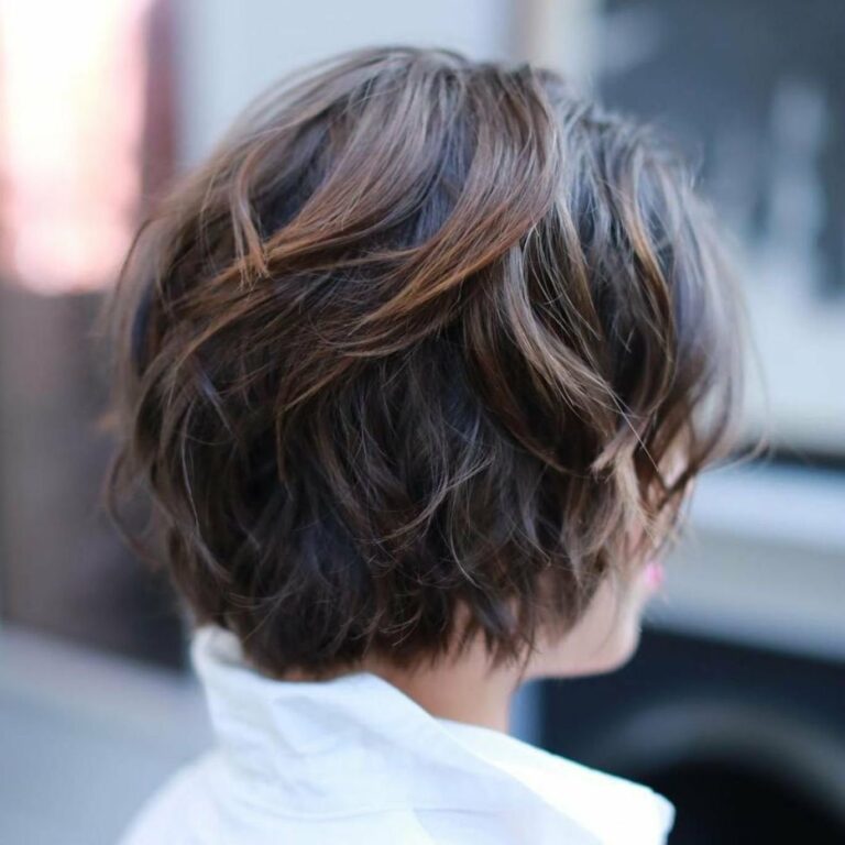 Трендова стрижка шеггі: різновид зачіски, яка буде модною влітку 2023 - today.ua