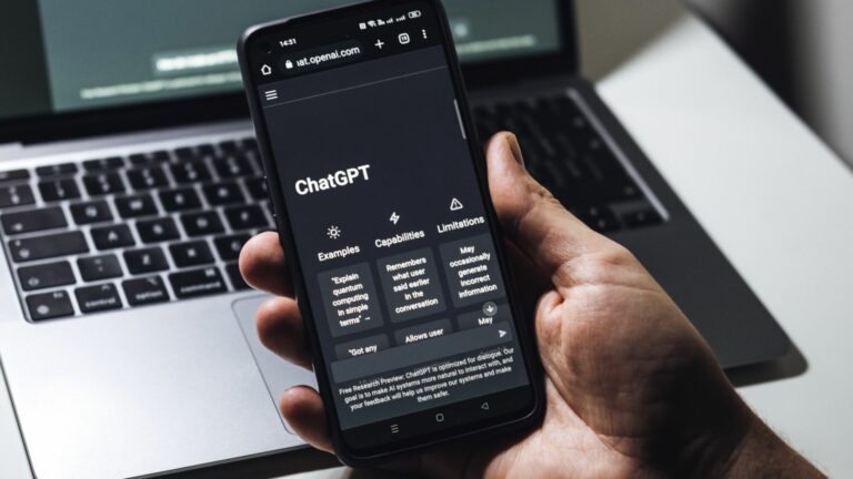ChatGPT став доступний на смартфонах: які нові функції з'явилися у додатку - today.ua