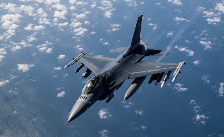 Десять украинских летчиков завершили подготовку на F-16 в США - today.ua