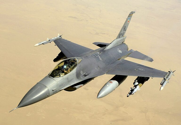 Обслуживание истребителей F-16 обойдется Украине в сотни миллионов долларов, - Bloomberg - today.ua