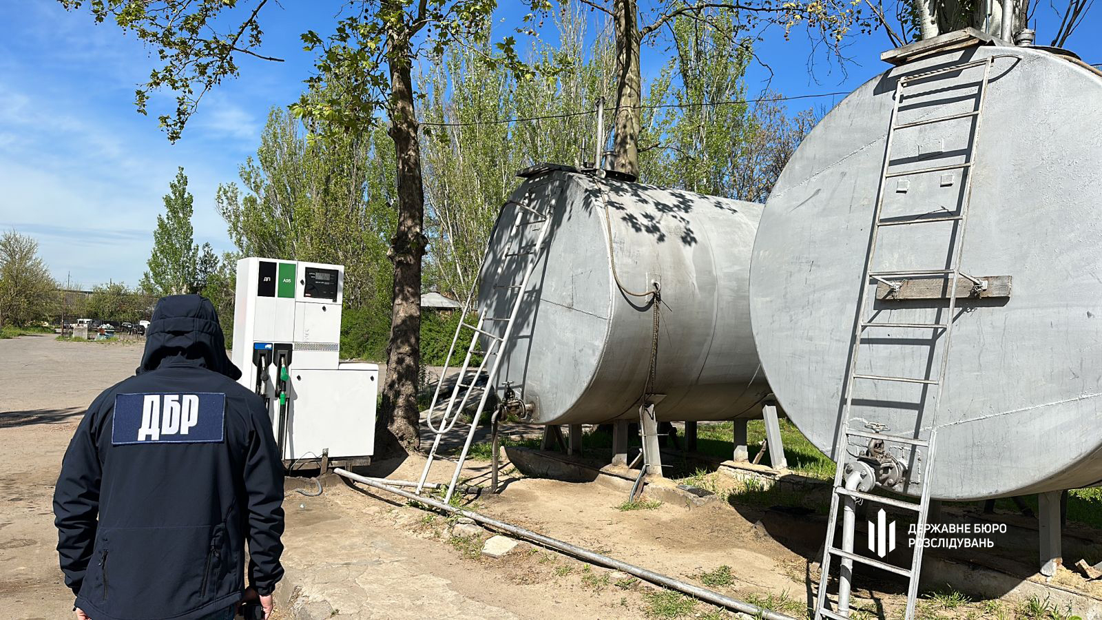 ДБР викрила масштабну схему продажу підробленого бензину в Україні - today.ua