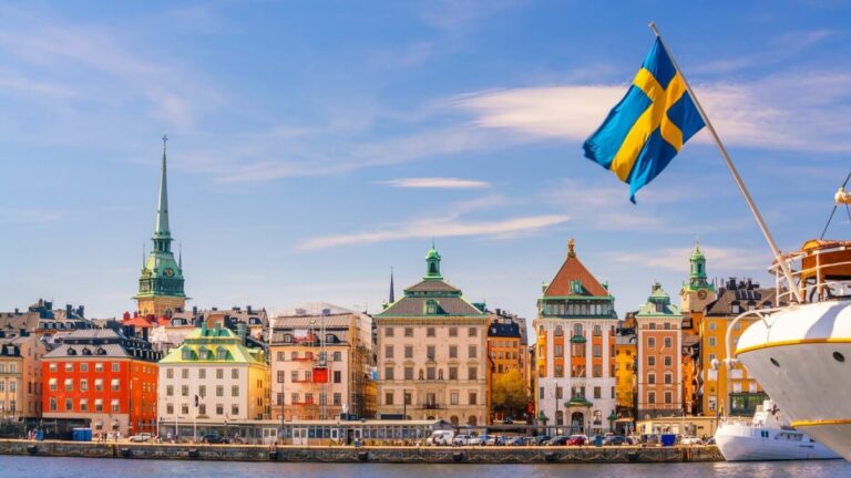 Швеция повысит зарплаты иностранным работникам вдвое, но радоваться украинцам преждевременно - today.ua