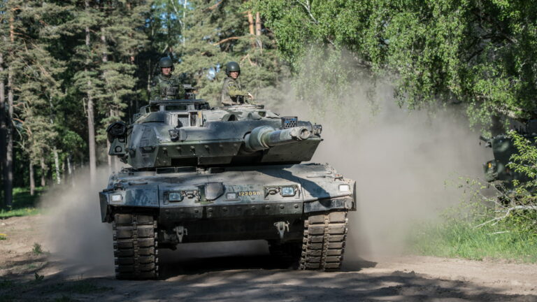 Бригада ВСУ получит шведские танки Stridsvagn 122: в чем их особенности - today.ua