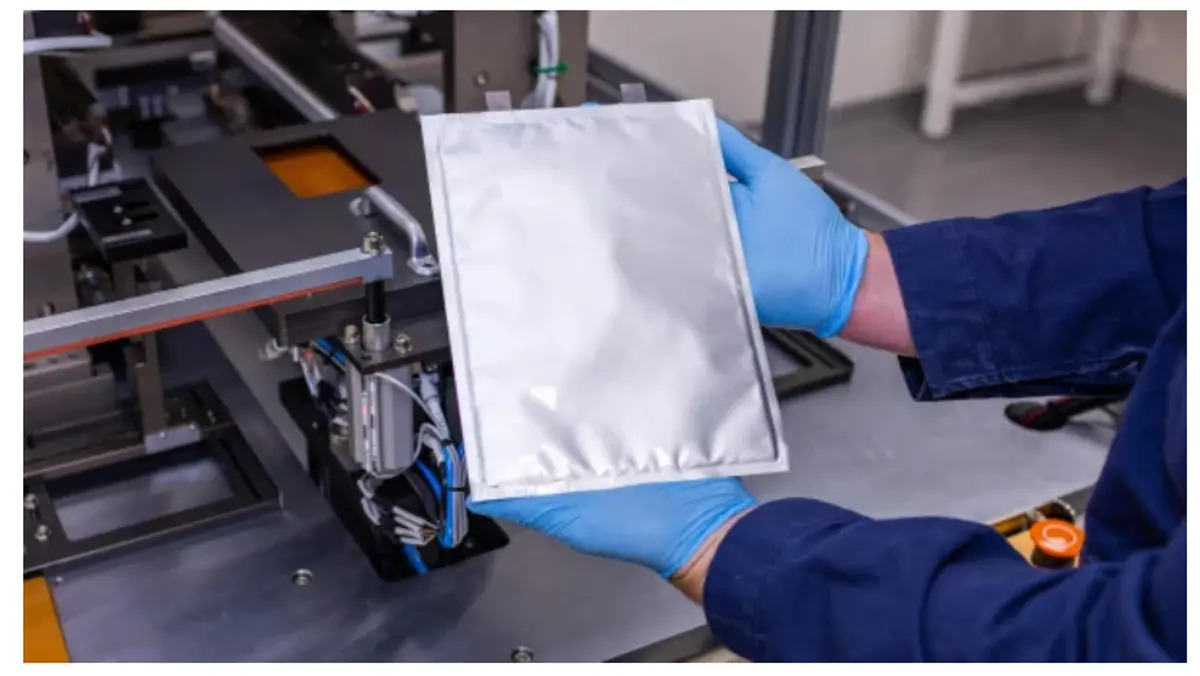 Электромобили могут подешеветь, так как ученые создали новый тип батареи