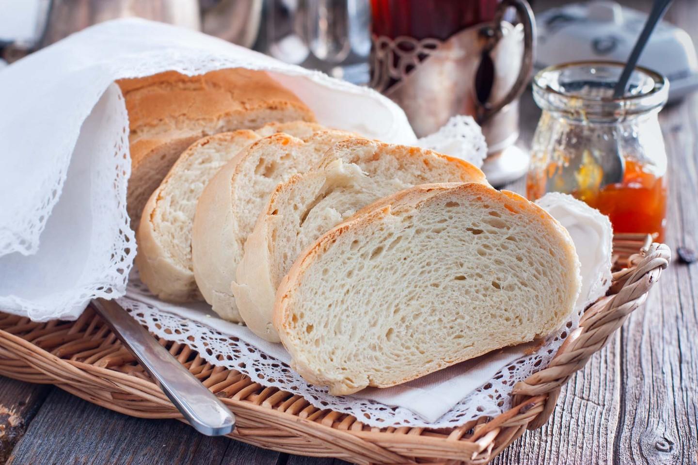 Який сорт хліба найшкідливіший: з чого його роблять, та кому небезпечно вживати