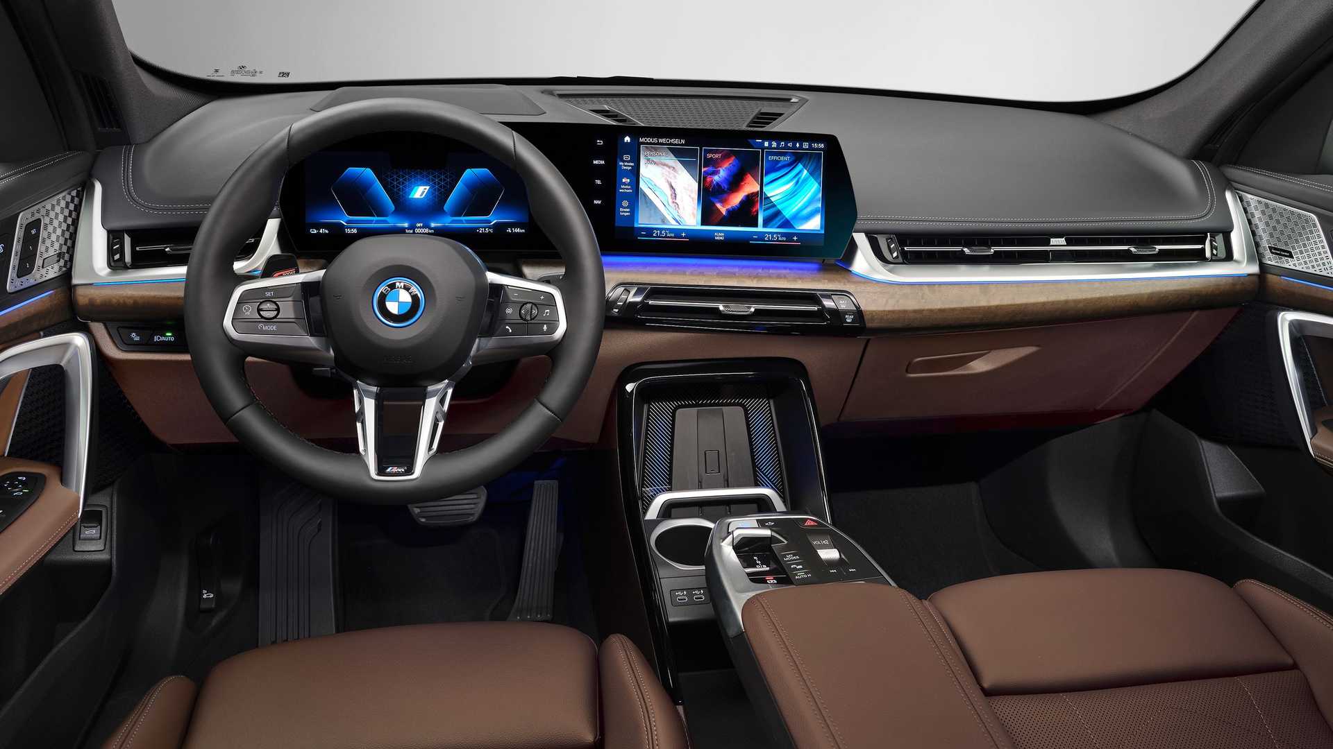 В Украине начались продажи электрического кроссовера BMW iX1