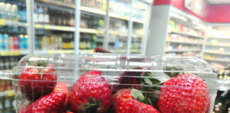 Сколько стоит ранняя клубника в Украине: цены на ягоду в популярных супермаркетах - today.ua