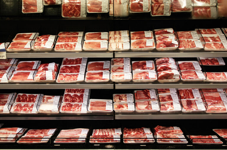 В Украине взлетели цены на мясо в конце весны: сколько стоит курятина, свинина и говядина в супермаркетах - today.ua