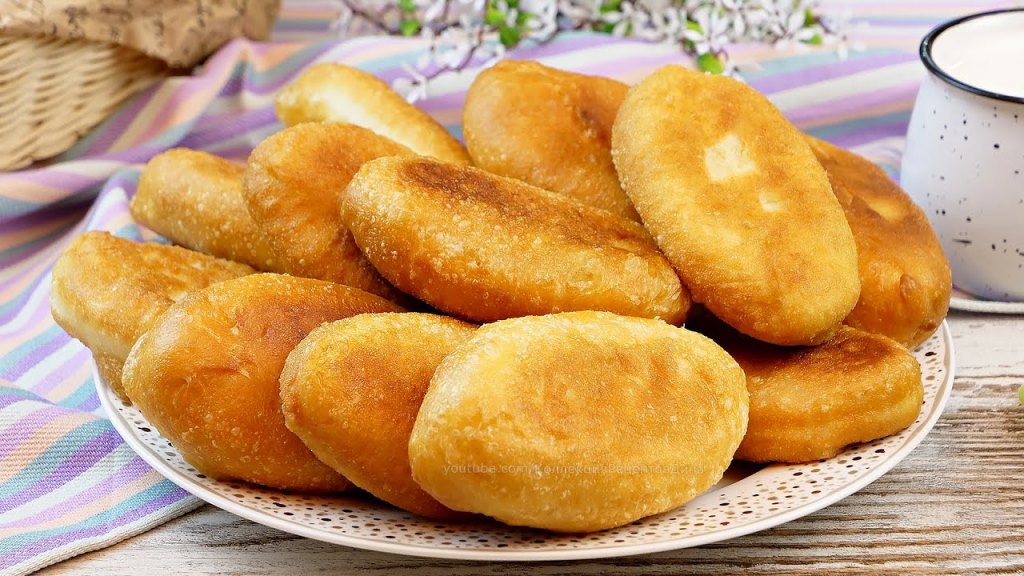 Смажені пиріжки з картоплею: що потрібно зробити з тістом перед приготуванням