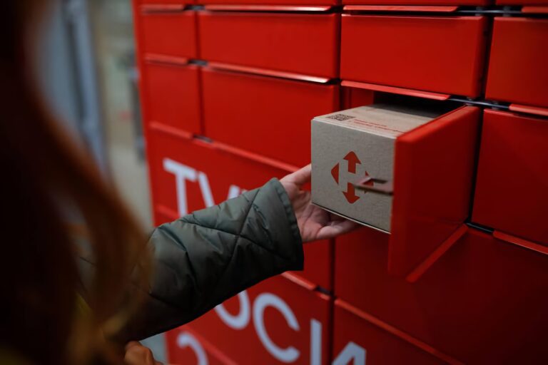Нова пошта заявила про масштабний збій: як одержувачам забрати свої посилки - today.ua