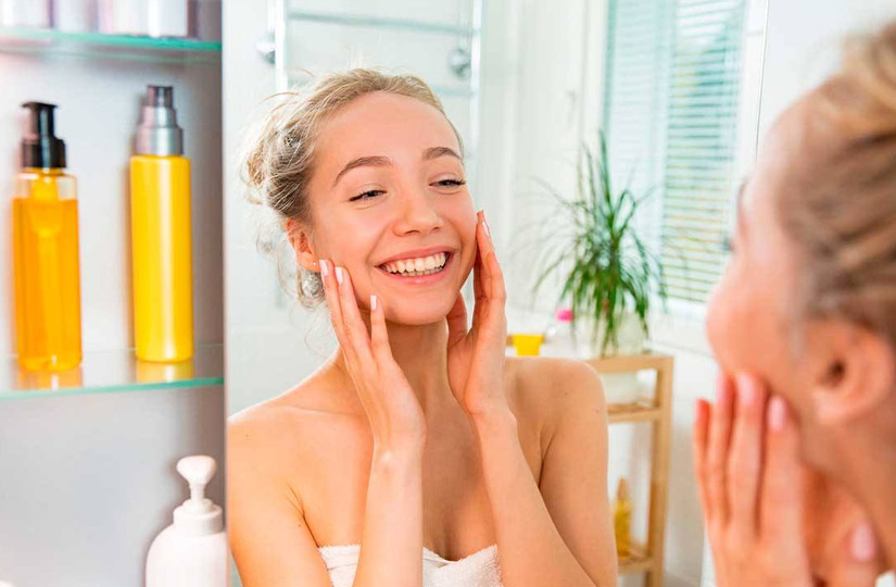 Як доглядати за обличчям у спеку: п'ять простих кроків для чистої та красивої шкіри