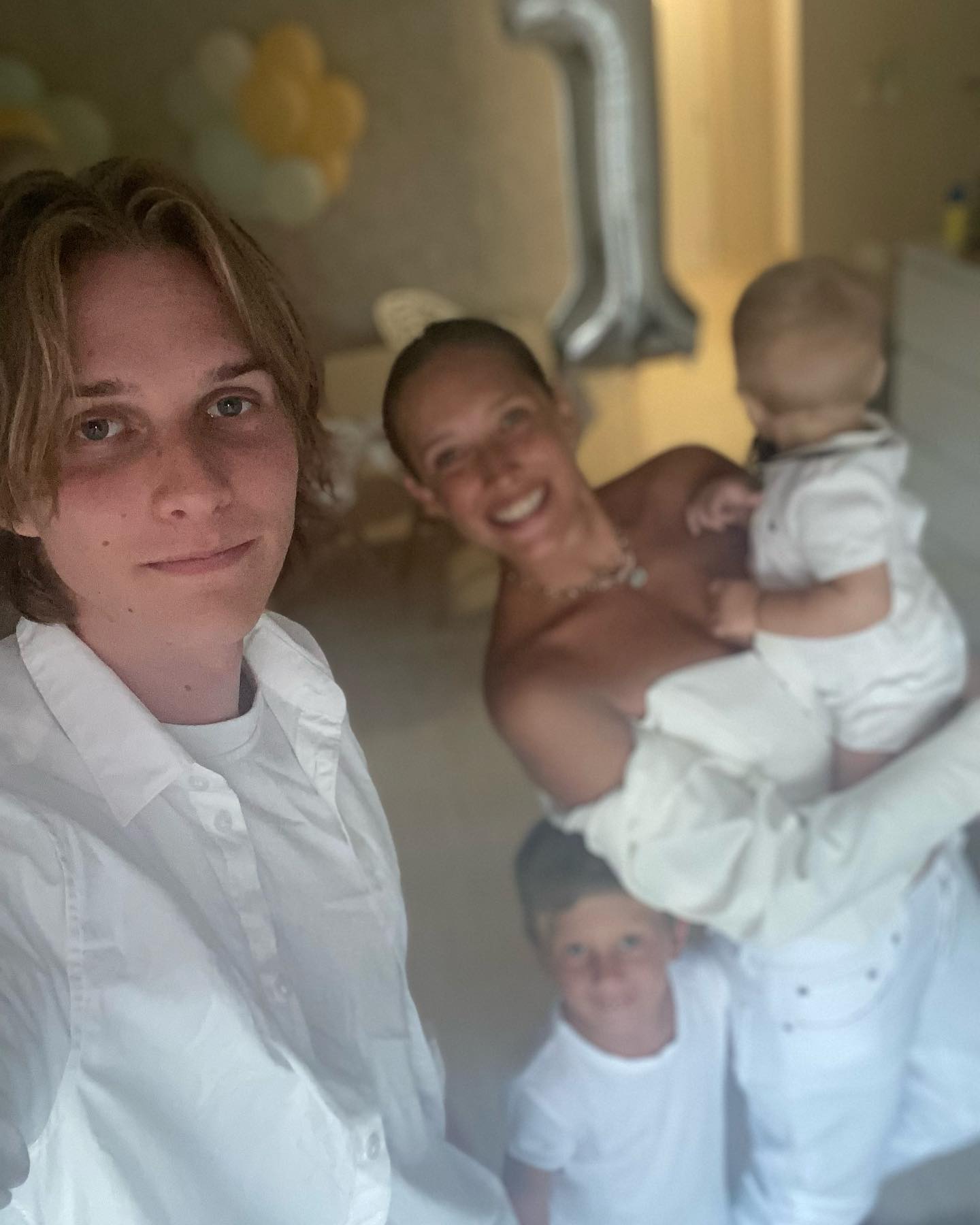 Катя Осадчая в День матери показала фото своего старшего сына-красавца