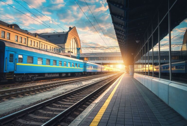 Укрзализныця переходит на летний график движения: что изменится в расписании поездов - today.ua