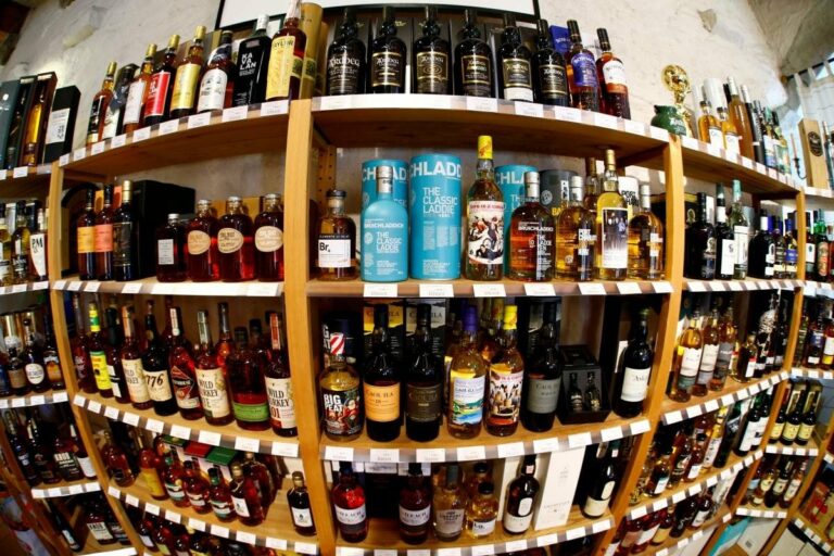 В Украине увеличилось количество фальсификата водки и сигарет: где продают опасную продукцию  - today.ua
