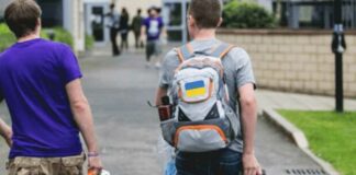 Из Украины не выпускают 17-летних юношей: стало известно, есть ли у них право на выезд за границу во время мобилизации - today.ua