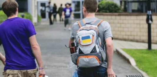 Из Украины не выпускают 17-летних юношей: стало известно, есть ли у них право на выезд за границу во время мобилизации - today.ua