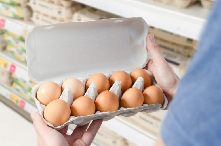 Українські супермаркети змінили ціни на яйця, борошно та цукор у середині травня: де продукти купити дешевше - today.ua