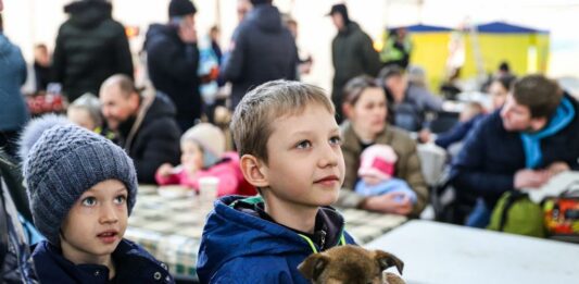 Помощь детям-переселенцам во время войны: кто и на какие льготы может рассчитывать - today.ua