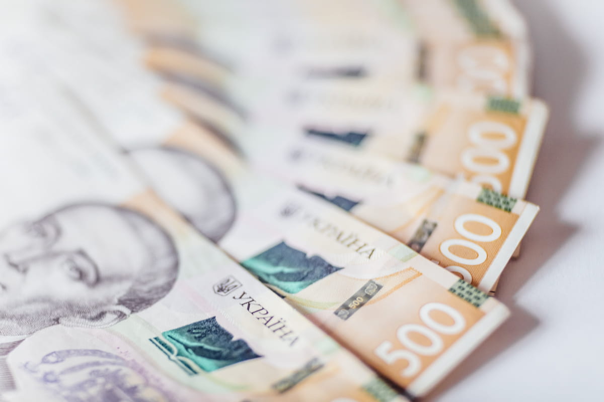 Украинцы могут получить по 100 тыс. грн: кому выплатят помощь
