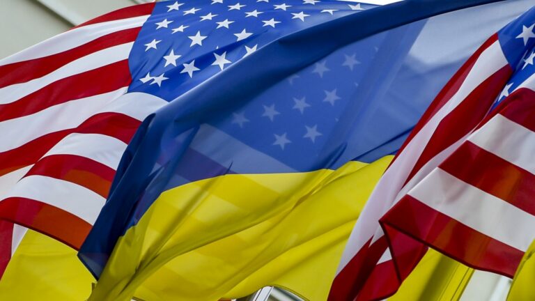 Українці зможуть отримати по 2,2 тис. грн від американської організації: кому виплатять допомогу - today.ua