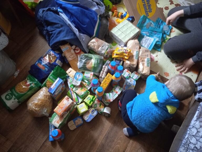 Сім'ї з дітьми в Україні можуть отримати безкоштовні продуктові набори та ліки: як заповнити заявку - today.ua