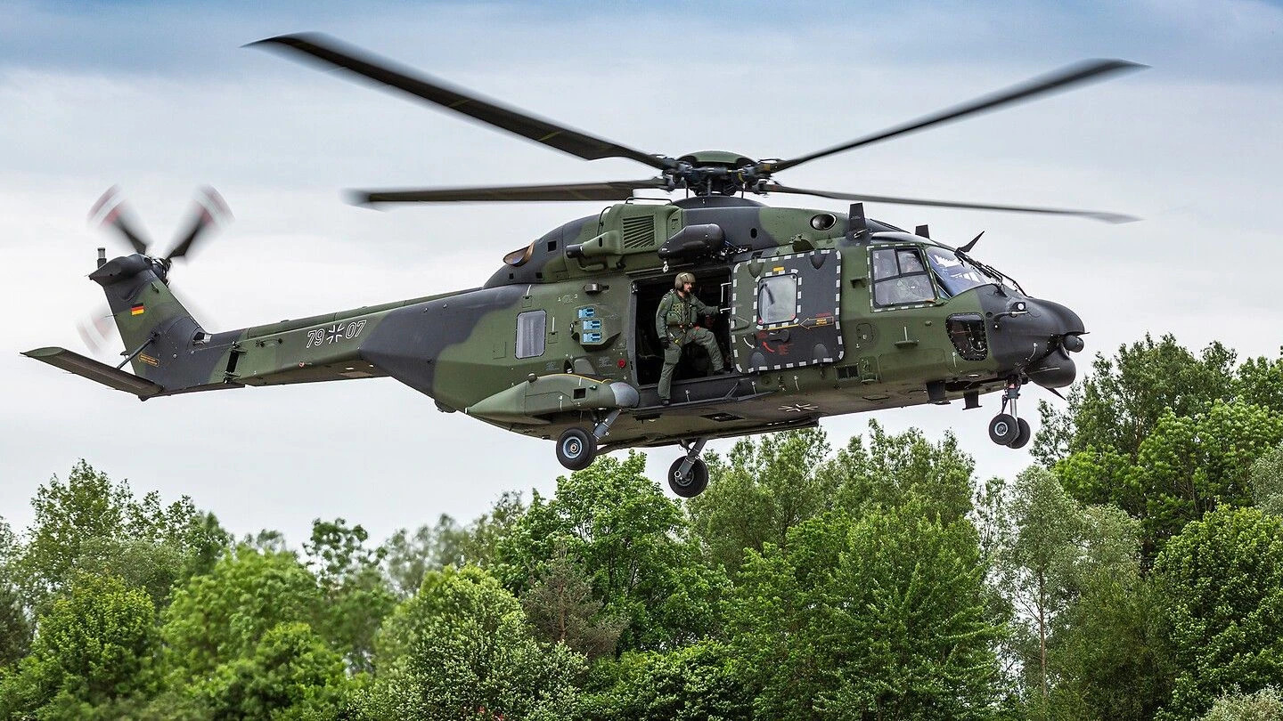 Вертолеты ВСУ получат AMPS: для чего нужна эта система
