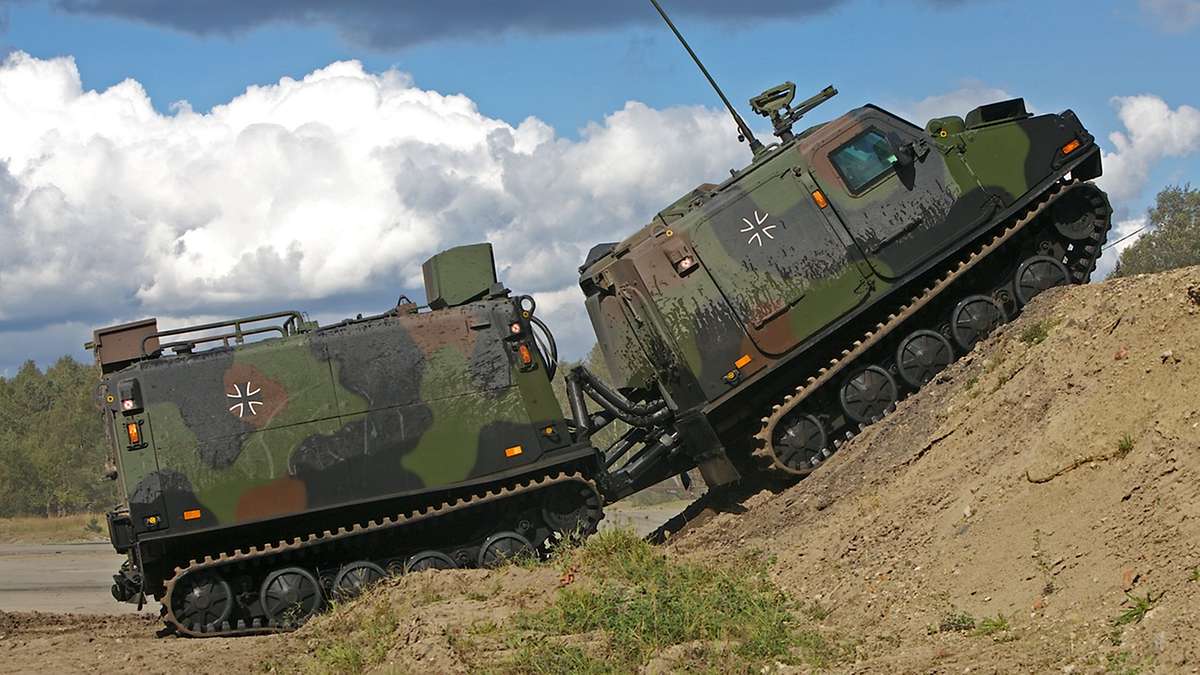 Німеччина передасть Україні всюдиходи BV206, - уряд - today.ua