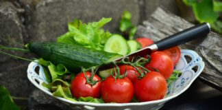 В Україні подешевшали огірки, помідори та цибуля: в яких супермаркетах вигідніше купувати сезонні овочі - today.ua