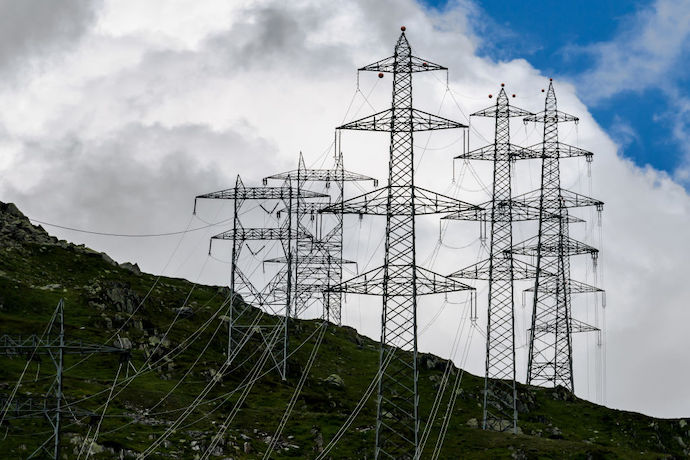 В Україні знову хочуть підвищити тарифи на електроенергію: кому доведеться платити більше з 1 липня