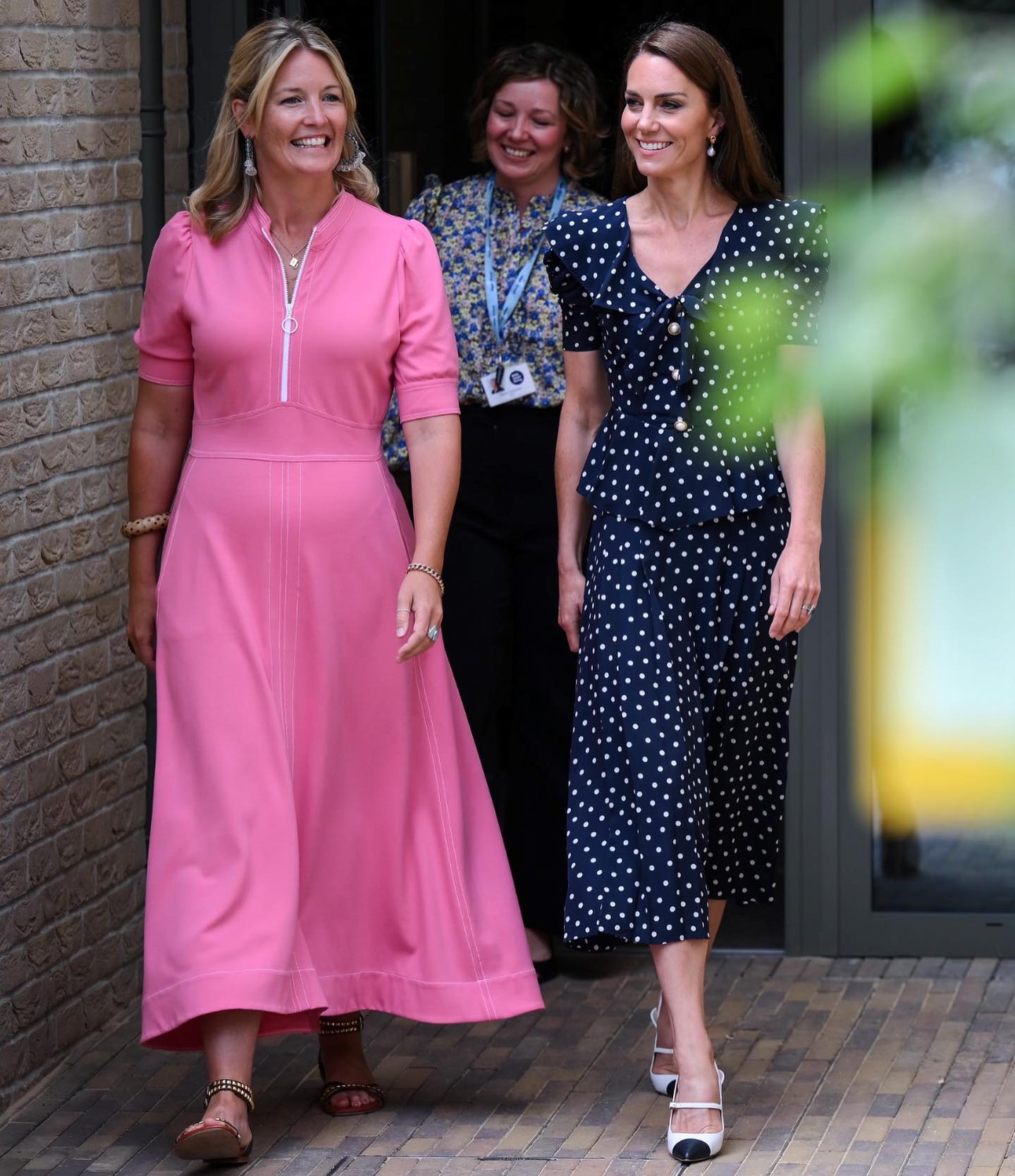 Кейт Миддлтон вышла в свет в милом платье в самый модный принт этого лета