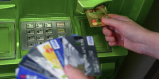 ПриватБанк закриває популярну послугу з 1 червня: хто з клієнтів не зможе знімати готівку з карт - today.ua
