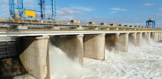 Вода з Каховського водосховища змила мінні поля окупантів: снаряди та міни забирає течією в море - today.ua