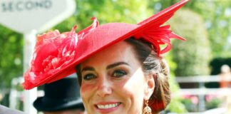 В красном платье с декольте и шляпе с цветами: Кейт Миддлтон произвела фурор на королевских скачках  - today.ua