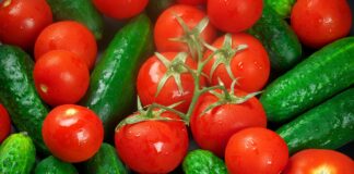 В Украине резко взлетели цены на помидоры и огурцы в супермаркетах  - today.ua