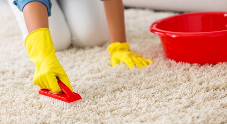 Фахівці у сфері клінінгу назвали два простих способи відмити килим без прання