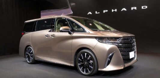 Toyota показала новый минивэн Alphard: построили на базе Lexus LM - today.ua